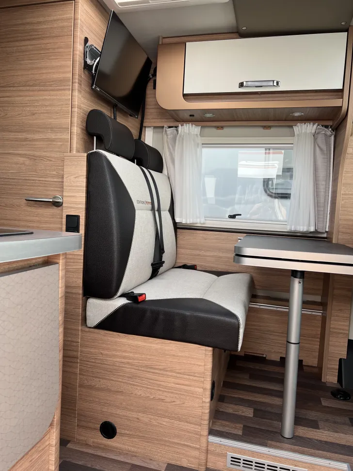 Fahrzeugbild Weinsberg CaraCompact 600 MEG EDITION [PEPPER] Mietwagen Verfügbar Nov 25 #5
