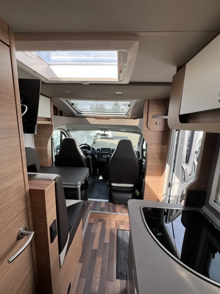 Fahrzeugbild Weinsberg CaraCompact 600 MEG EDITION [PEPPER] Mietwagen Verfügbar Nov 25 #11