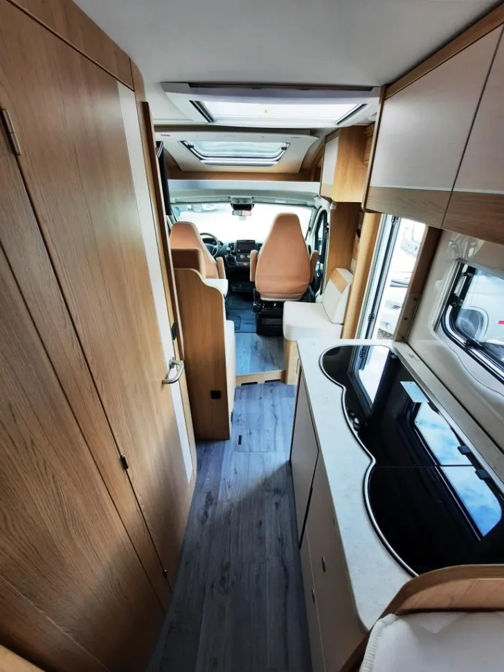 Fahrzeugbild LMC Cruiser V 646 G #11