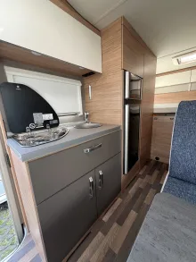 Fahrzeugbild Weinsberg CaraHome 650 DG Mietwagen Verfügbar Nov 26 #8