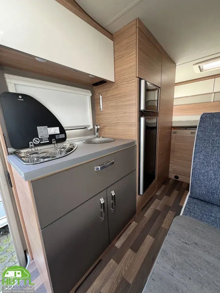Fahrzeugbild Weinsberg CaraHome 650 DG Mietwagen Verfügbar Nov 26 #8