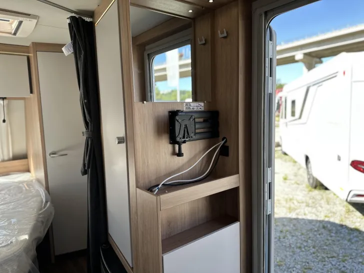 Fahrzeugbild Knaus Sport 450 FU Dachklima | TV | Fahrradträger #19