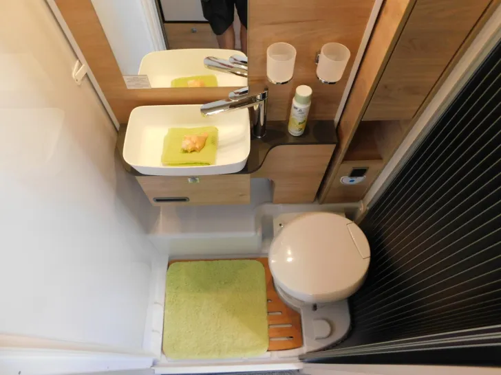 Fahrzeugbild Dethleffs Globebus Active I 4 Combi6E, Fußbodenheizung #18