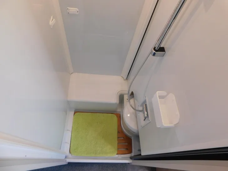 Fahrzeugbild Dethleffs Globebus Active I 4 Combi6E, Fußbodenheizung #19