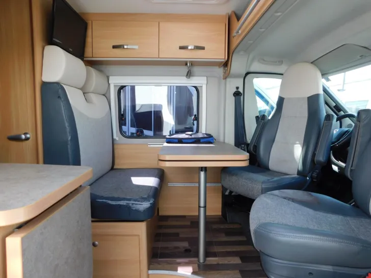 Fahrzeugbild Orangecamp K6 Solar+Anhängekupplung+Rückfahrkamera #6