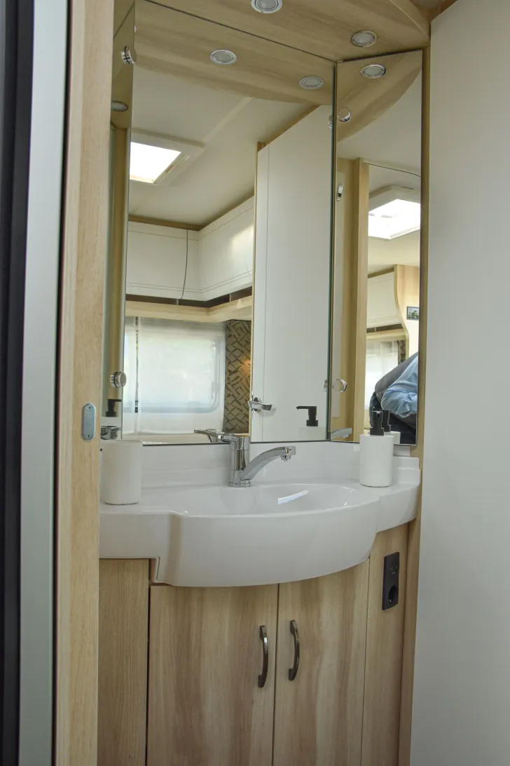 Fahrzeugbild Hobby De Luxe 460 UFe *IC-Sondermodell* #22