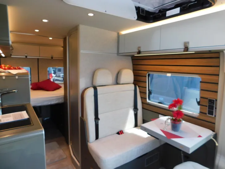 Fahrzeugbild Hymer Grand Canyon Fiat Dieselheizung, Aufstelldach #9