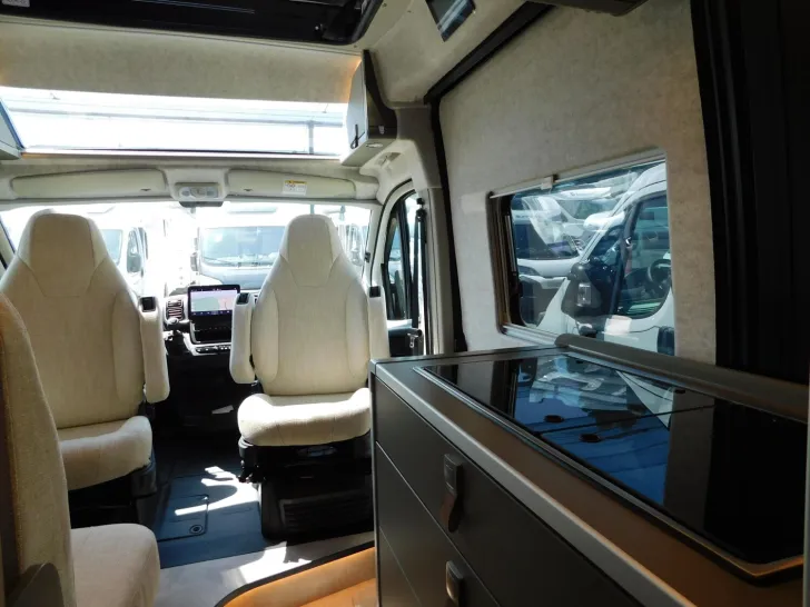 Fahrzeugbild Hymer Grand Canyon Fiat Dieselheizung, Aufstelldach #11