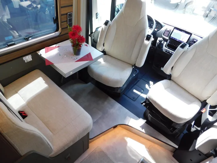 Fahrzeugbild Hymer Grand Canyon Fiat Dieselheizung, Aufstelldach #12