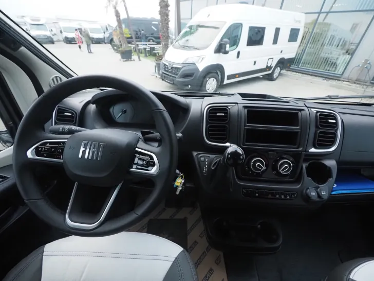 Fahrzeugbild Sunlight CLIFF 600 Adventure Edition, 71.482,-€ Listenp. #14