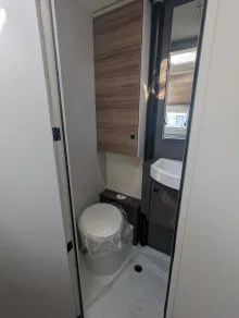 Fahrzeugbild Bürstner B66 690 TD AHK, Sat, TV, Lithium #21