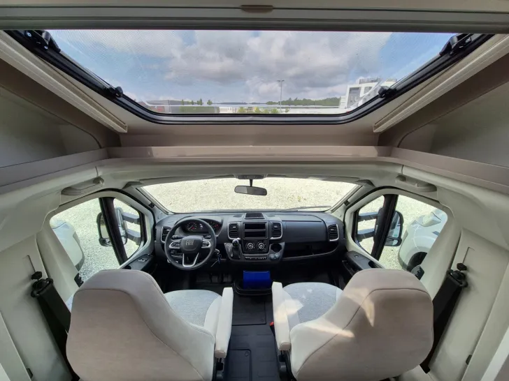 Fahrzeugbild Carado T 447 180PS Automatik/C6E/Heckstützen #11