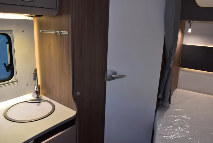 Fahrzeugbild Carado T 135 Pro+ 5,96m, Hubbett, 4 Betten #14