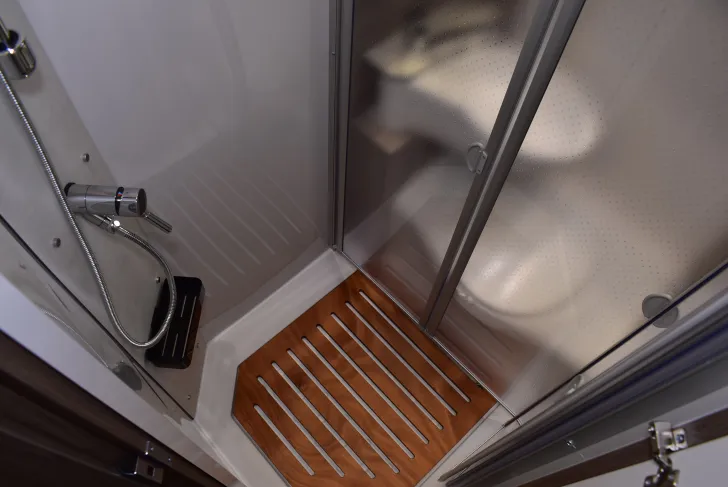 Fahrzeugbild Carado T 135 Pro+ 5,96m, Hubbett, 4 Betten #27