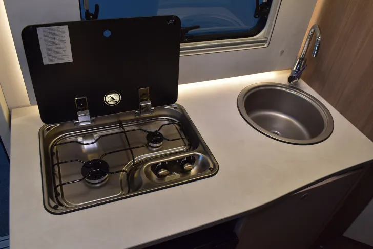 Fahrzeugbild Carado T 135 Pro+ 5,96m, Hubbett, 4 Betten #40