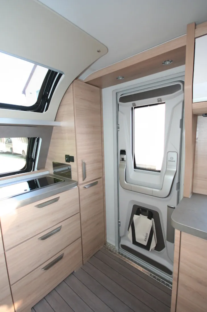 Fahrzeugbild Knaus Südwind 650 PXB Black Selection #9