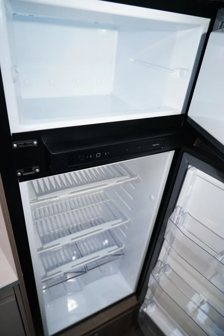 Fahrzeugbild Carado A 361 Pro (46) SAT, Navi, Stützen #9