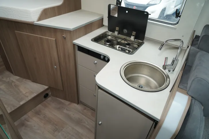 Fahrzeugbild Carado T 338 EDITION25 (37) Hubbett, Fußbodenheizung #11