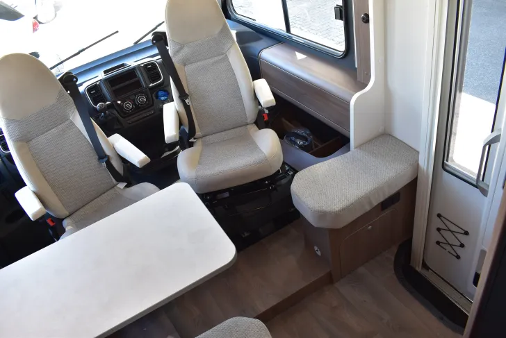 Fahrzeugbild Carado I 338 Sat, TV, Klima, Navi, Hubbett #5