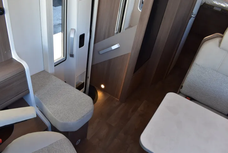 Fahrzeugbild Carado I 338 Sat, TV, Klima, Navi, Hubbett #9