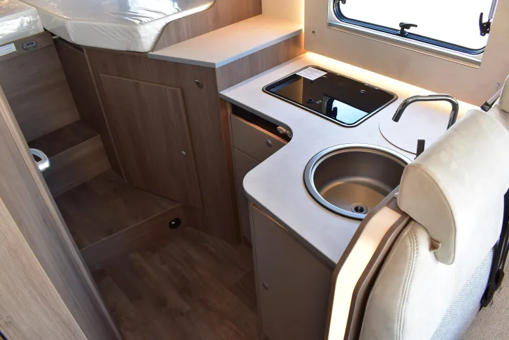 Fahrzeugbild Carado I 338 Sat, TV, Klima, Navi, Hubbett #11