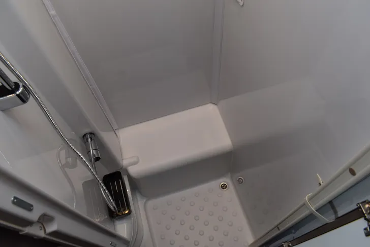 Fahrzeugbild Carado I 338 Sat, TV, Klima, Navi, Hubbett #20