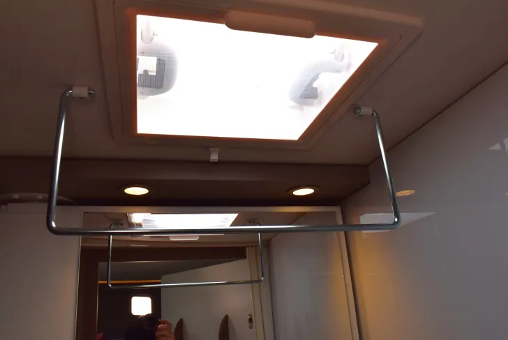 Fahrzeugbild Carado I 338 Sat, TV, Klima, Navi, Hubbett #23