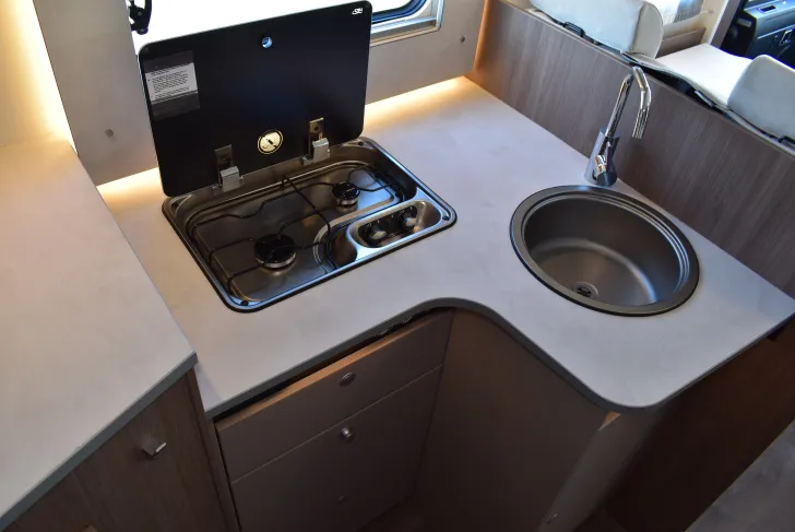 Fahrzeugbild Carado I 338 Sat, TV, Klima, Navi, Hubbett #25