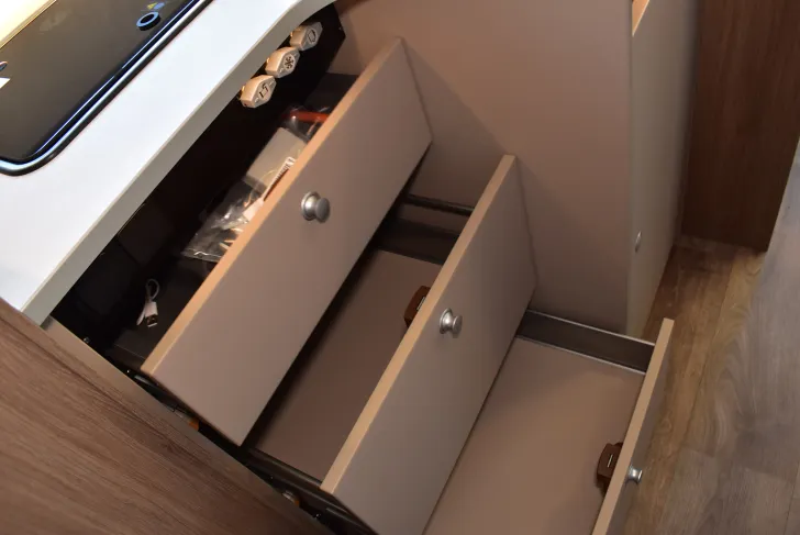 Fahrzeugbild Carado I 338 Sat, TV, Klima, Navi, Hubbett #29