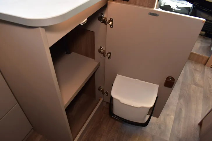 Fahrzeugbild Carado I 338 Sat, TV, Klima, Navi, Hubbett #30