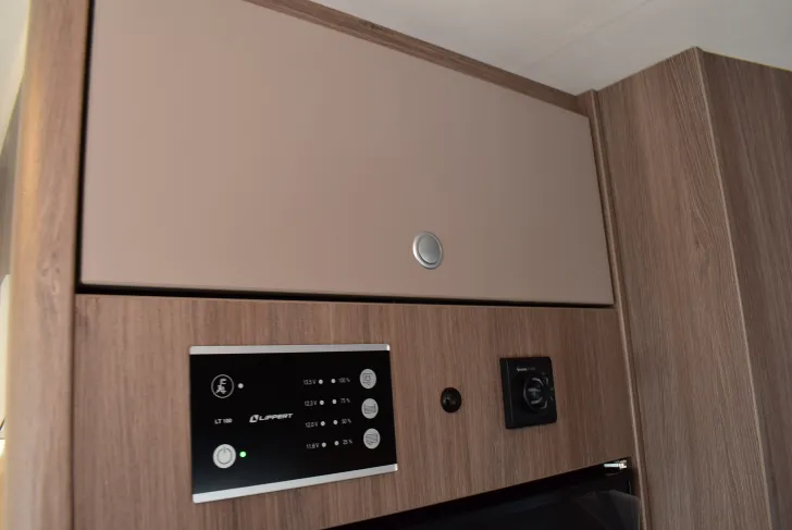 Fahrzeugbild Carado I 338 Sat, TV, Klima, Navi, Hubbett #33