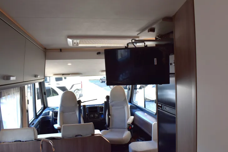 Fahrzeugbild Carado I 338 Sat, TV, Klima, Navi, Hubbett #35