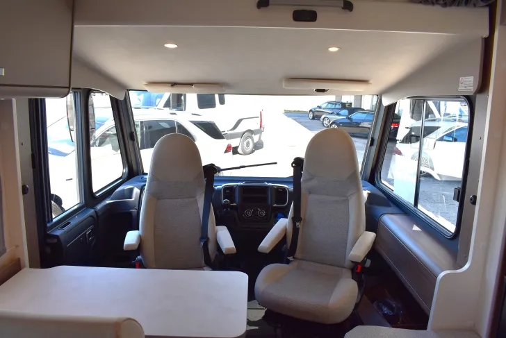 Fahrzeugbild Carado I 338 Sat, TV, Klima, Navi, Hubbett #36