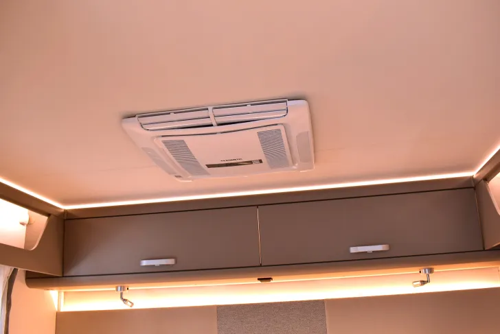 Fahrzeugbild Carado I 338 Sat, TV, Klima, Navi, Hubbett #48