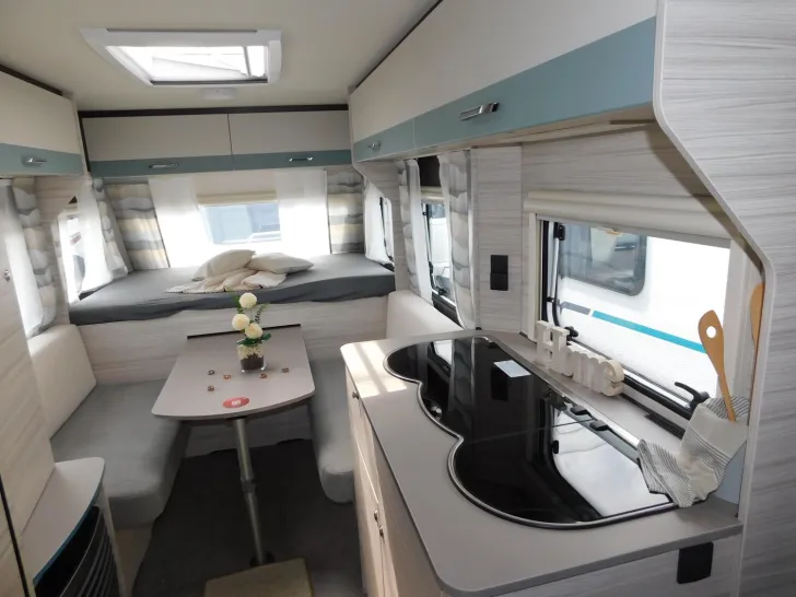 Fahrzeugbild Dethleffs c-joy 480 QLK Bugfenster + Toilettenfenster #9