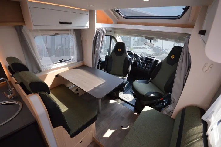 Fahrzeugbild Sunlight T 67 Adventure Edition Automatik*Außenfarbe schwarz #4