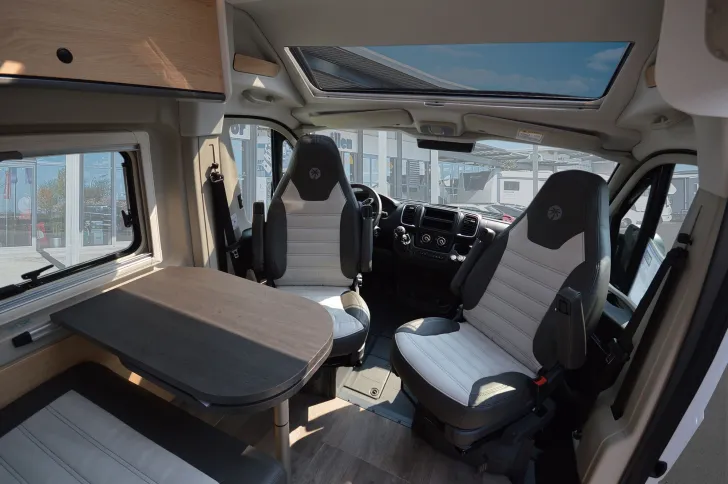 Fahrzeugbild Sunlight Camper Van Cliff 600 Schlafdach #4