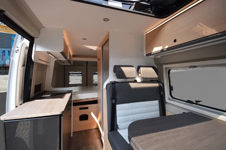 Fahrzeugbild Sunlight Camper Van Cliff 600 Schlafdach #6