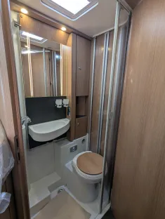 Bild 21 Carthago c-compactline I 141 LE 5T€ extra OHNE Inzahlungnahme!