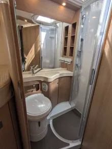 Fahrzeugbild Carthago c-compactline I 143 LE *junger Gebrauchtwagen* #21