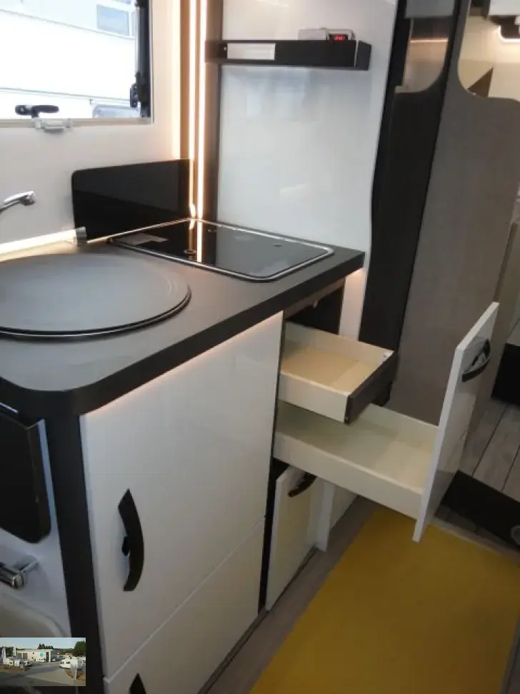 Fahrzeugbild Forster A 699 EB -2 - TV / Markise u.v.m. #10