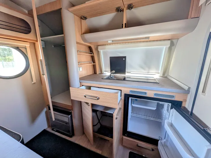 Fahrzeugbild T@B BASIC 320 GASHEIZUNG, AUFLASTUNG u.v.m #9