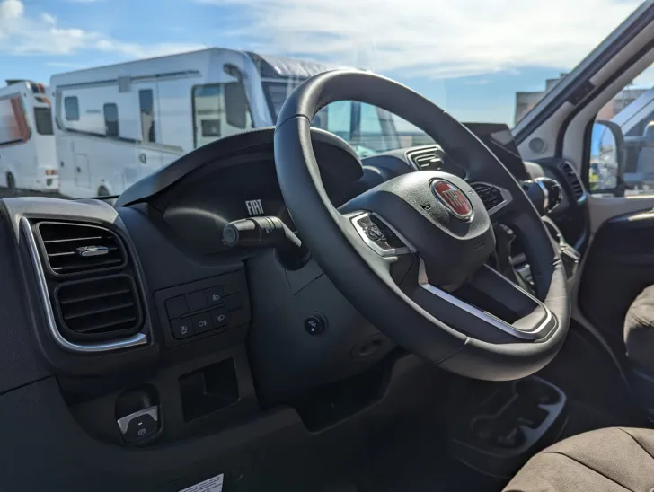 Fahrzeugbild Malibu T 430 LE #16