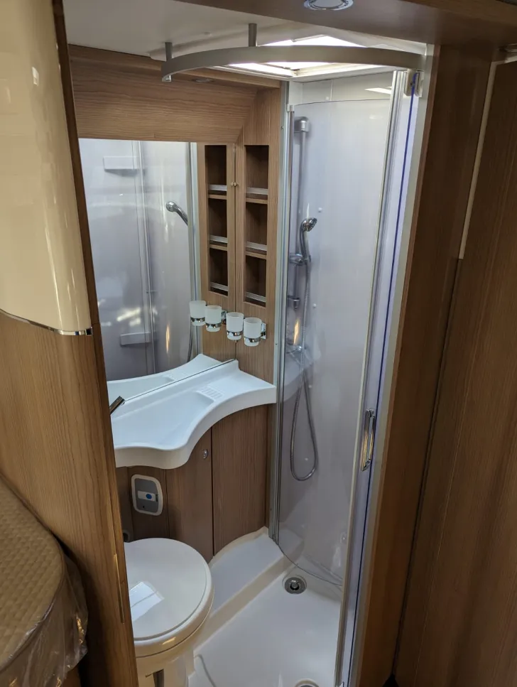 Fahrzeugbild Malibu T 430 LE #45