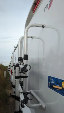 Schräg Vorne Malibu I 430 LE 140 PS/Schalter, S582-2083