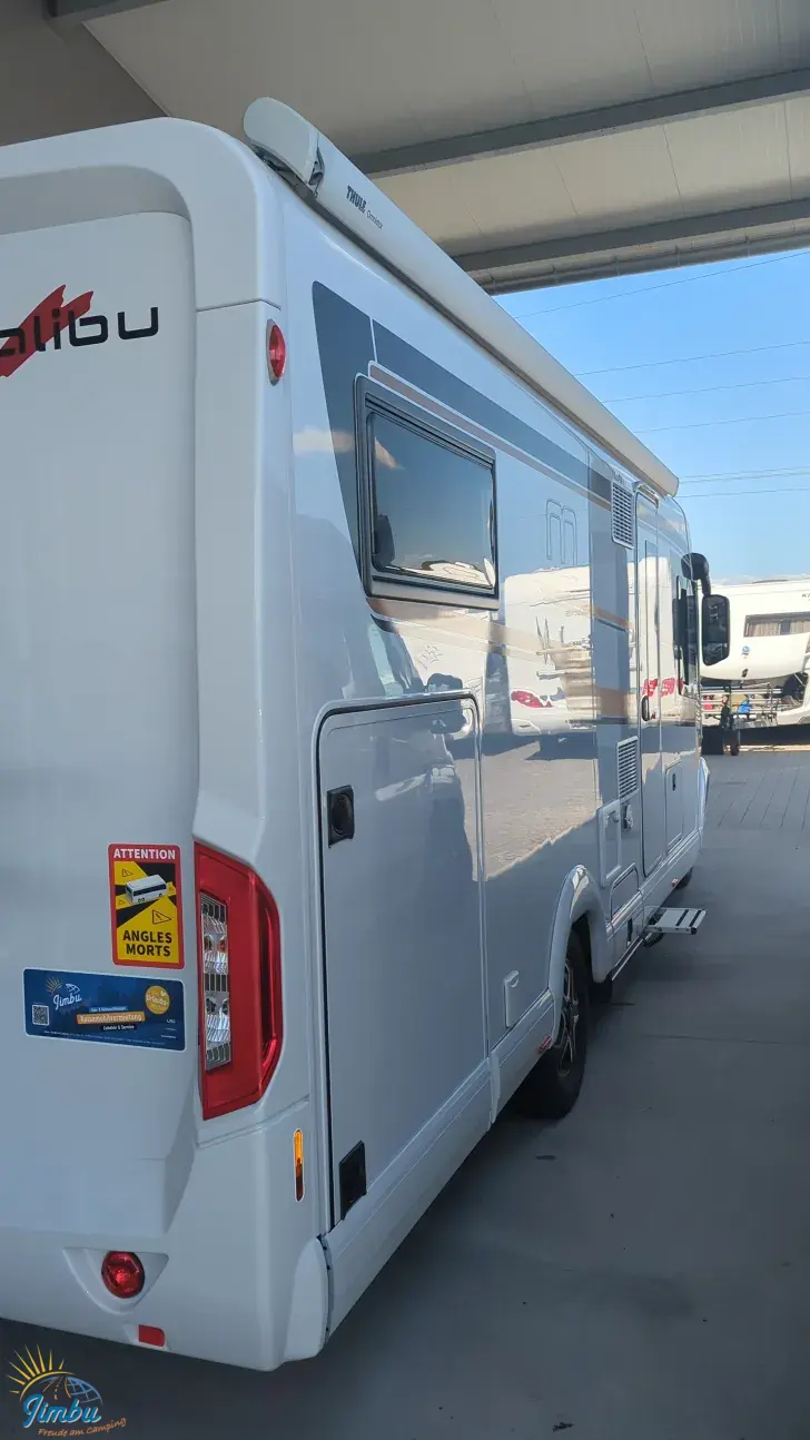 Schräg Hinten Malibu I 490 LE Touring 180 PS / Automatik 2154-630