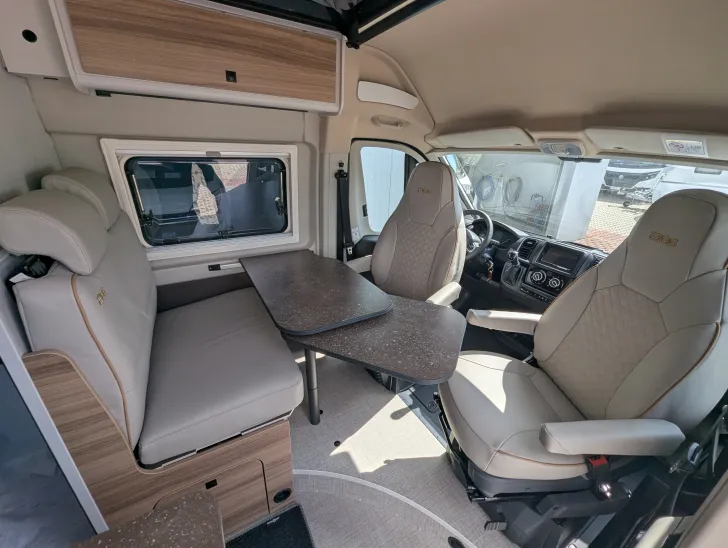 Fahrzeugbild Bürstner B66 C 600 Aufstelldach #4