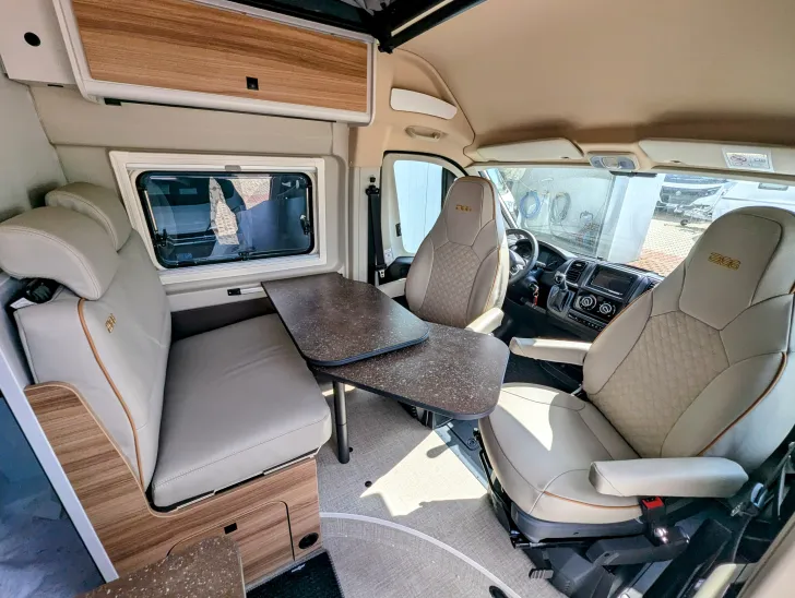 Fahrzeugbild Bürstner B66 C 600 Aufstelldach #5