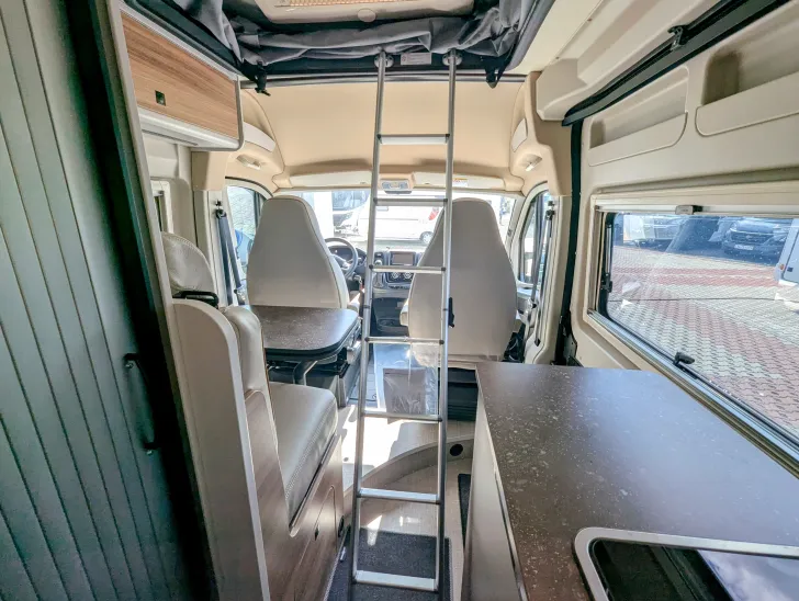 Fahrzeugbild Bürstner B66 C 600 Aufstelldach #11