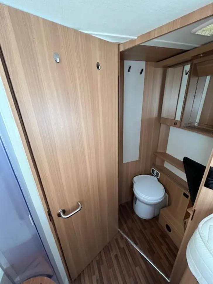 Fahrzeugbild LMC Breezer Lift H 737 G Euro 6 Automatik- SAT- Solar- Lithium 150A #13